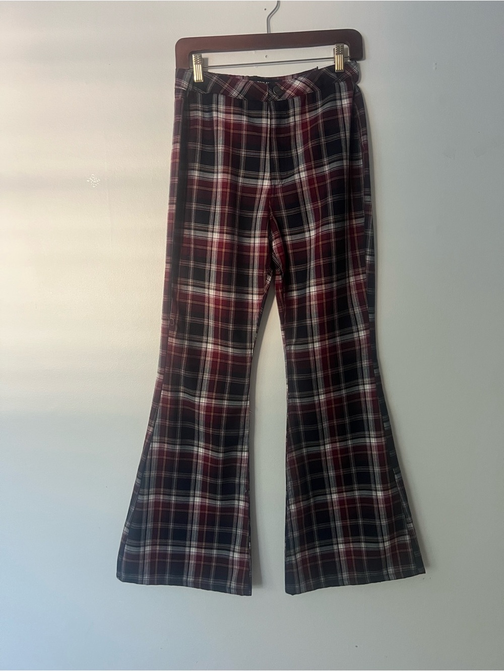 Almost Famous Plaid Pants, red/black, women’s 5, 90s flare, retro fall vibes